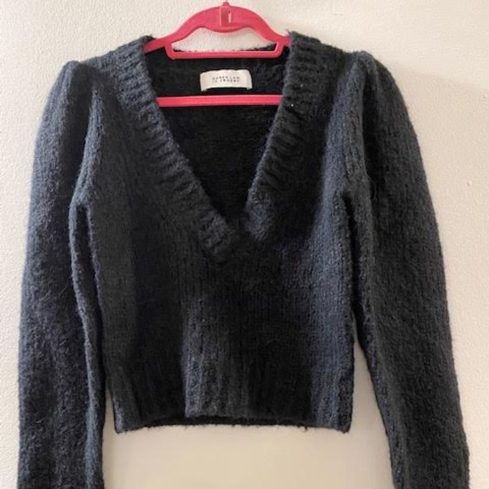 V-NECK PUFF SLEEVE SWEATER